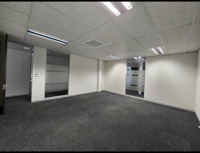 470M² OFFICE TO LET IN BRYANSTON